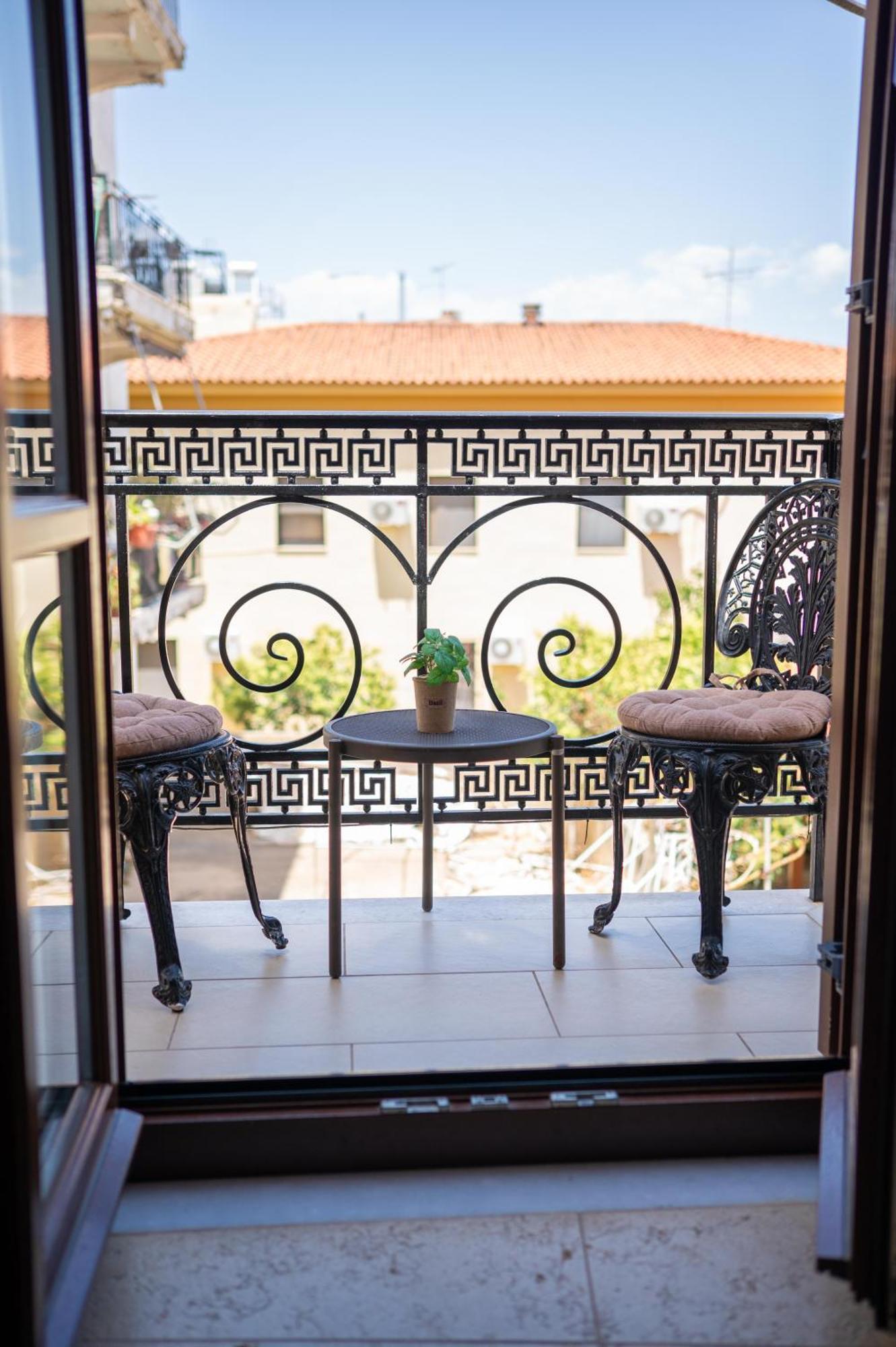 La Boheme Hotel Gythio Buitenkant foto