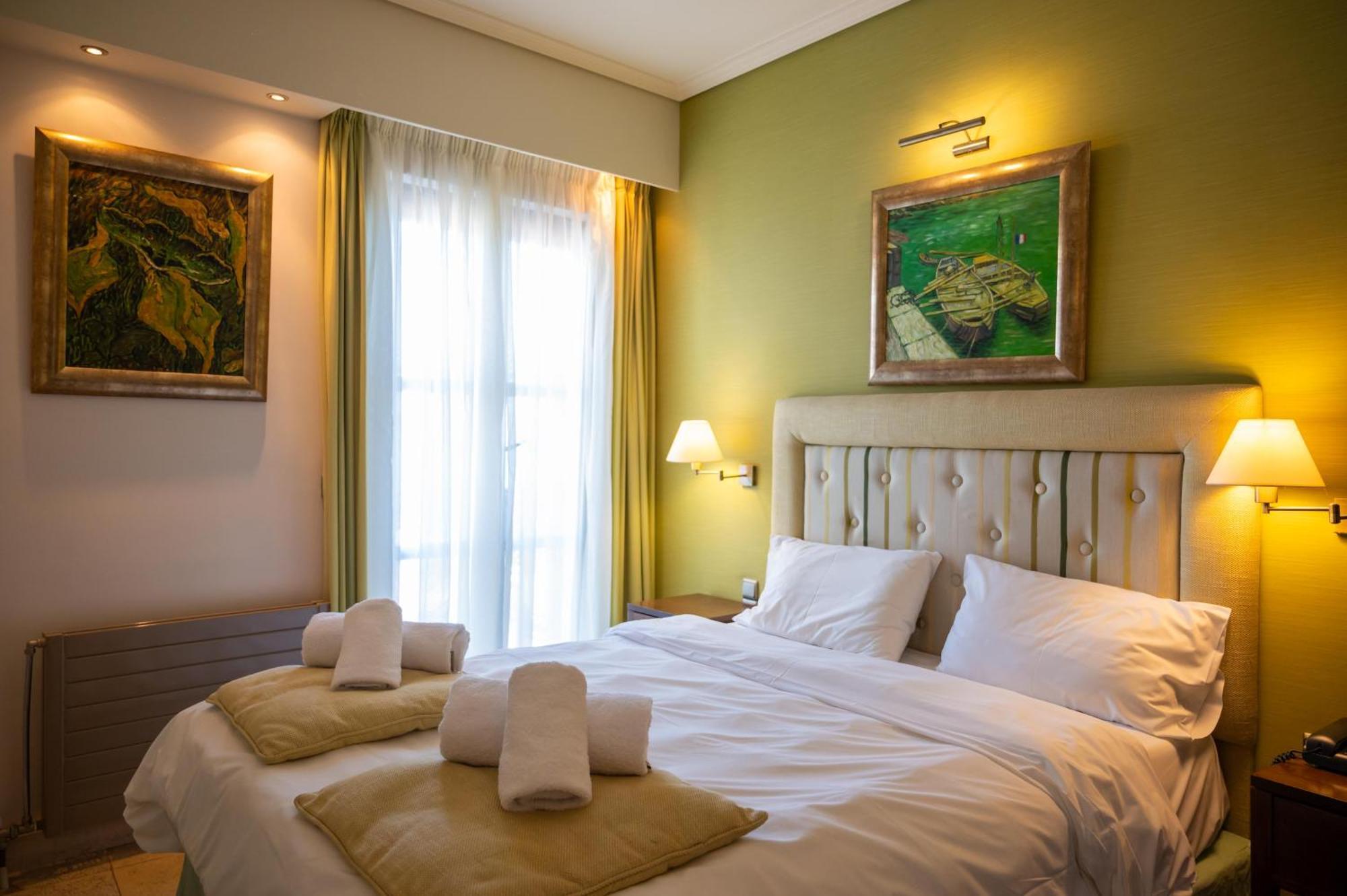 La Boheme Hotel Gythio Buitenkant foto